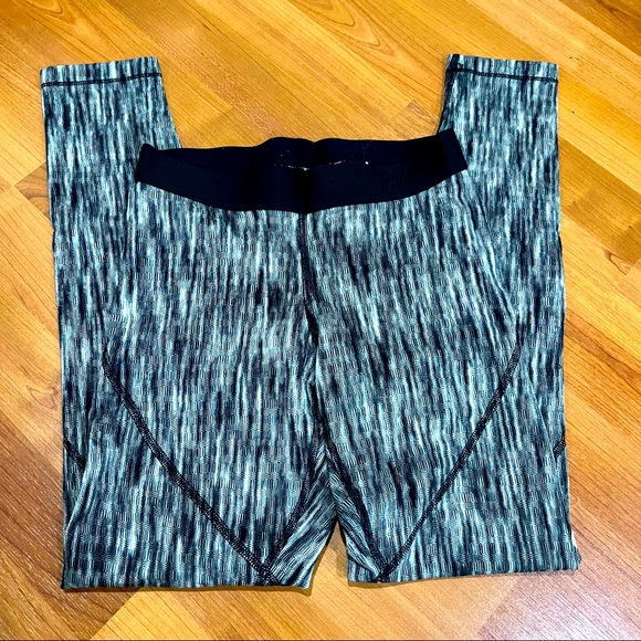 HP🎉 Nike | Hyperwarm Workout Leggings - Picture 4 of 5